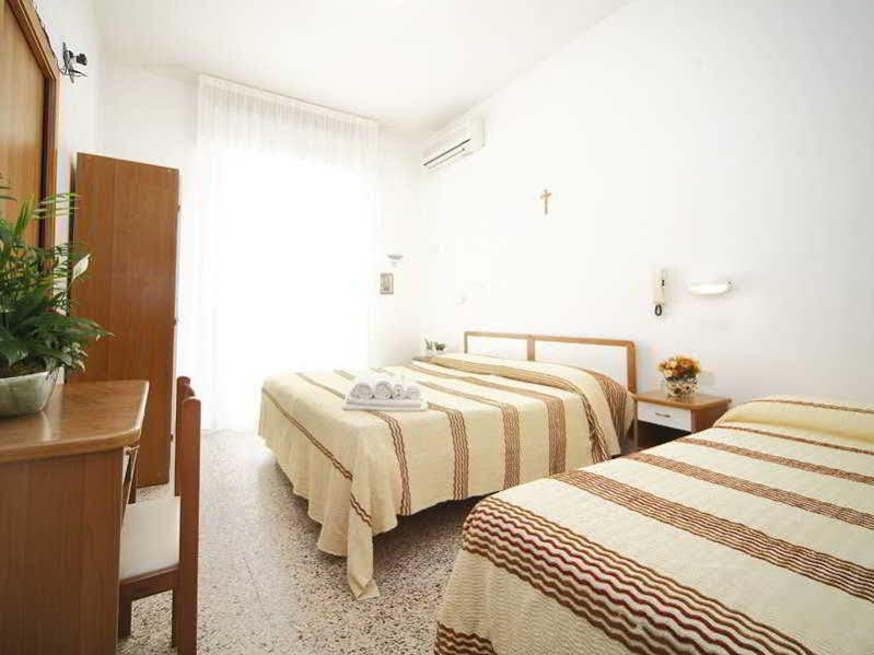Hotel Zurigo Rímini Exterior foto